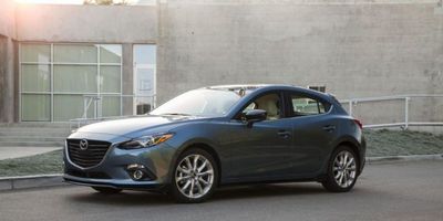  Mazda3 станет дешевле и получит новое оборудование