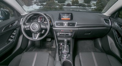 Интерьер Mazda3