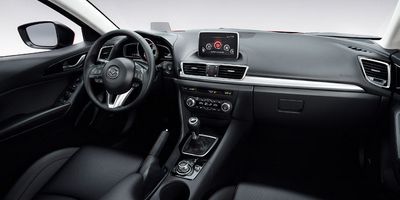 Интерьер третьего поколения Mazda3