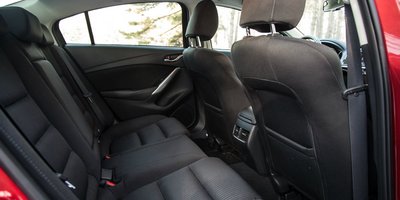 Диван Mazda6 получил удобный наклон спинки