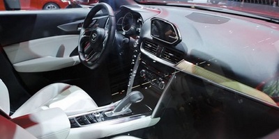Интерьер Mazda CX-7 2017