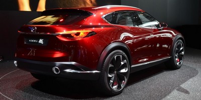 Задняя часть кроссовера Mazda CX-7 2017